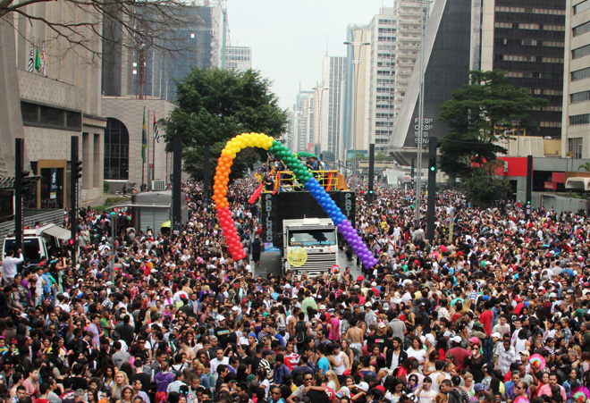 Viagens: Abertas inscrições de trios elétricos para a Parada Gay 2013