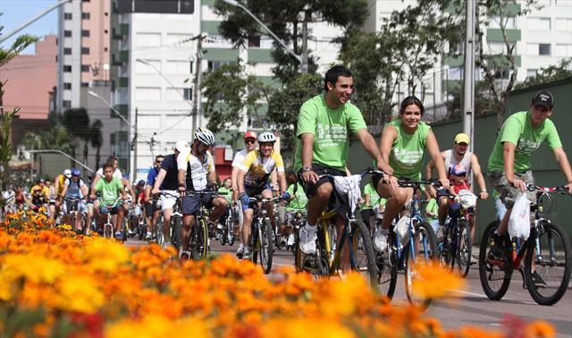 Passeio ciclístico comemora o aniversário de Curitiba