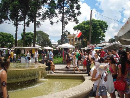 Viagens: Domingo é dia de passear pela Feirinha do Largo de Curitiba!