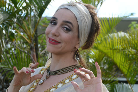 Marisa Orth interpreta Damaris na novela Sangue Bom, da Globo