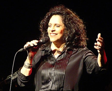 Shows: Gal Costa faz show intimista com sucessos e novidades na Virada Cultural 2013