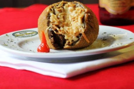 Bolinho de carne de sol com queijo parmesão do Boteco Dona Neusa