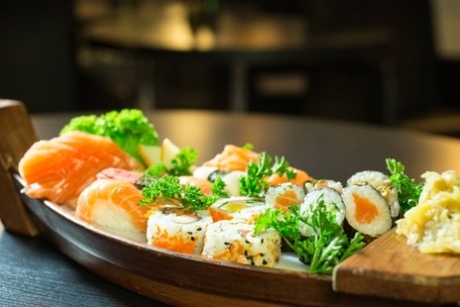 Combinado de sushi e sashimi com 21 peças do Hadouken