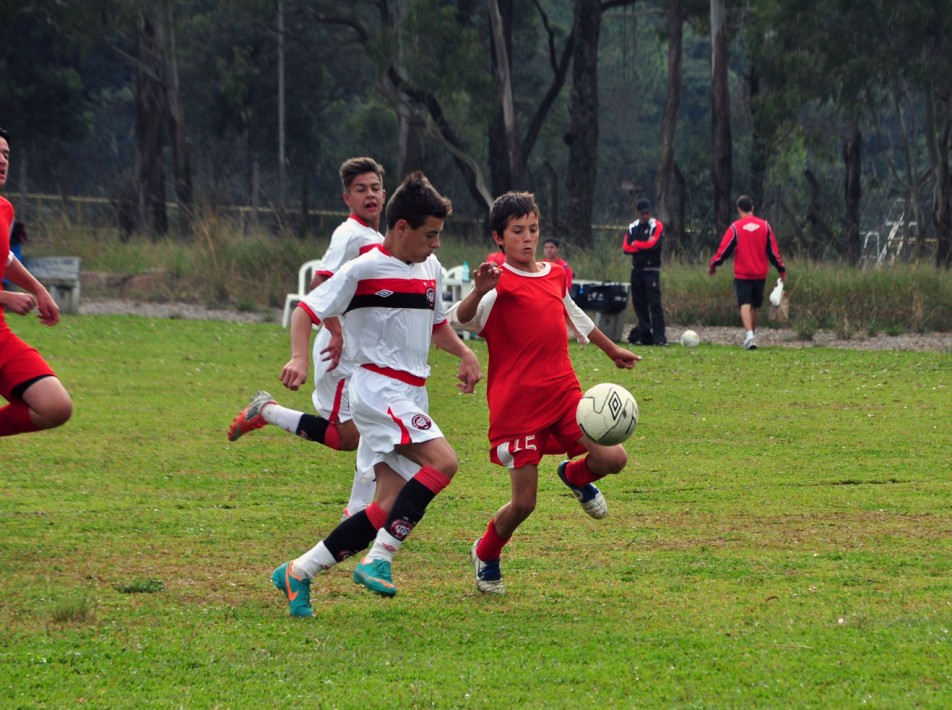 Esportes: Escola de Futebol Atlético Paranaense