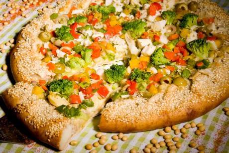 Pizza vegetariana da Flor de Maçã