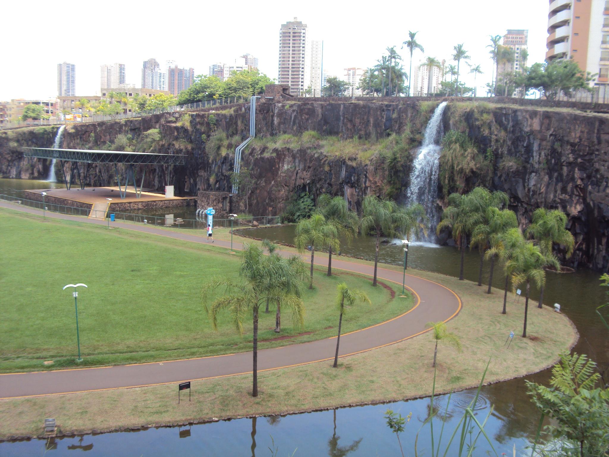 Viagens: Parque Dr. Luis Carlos Raya