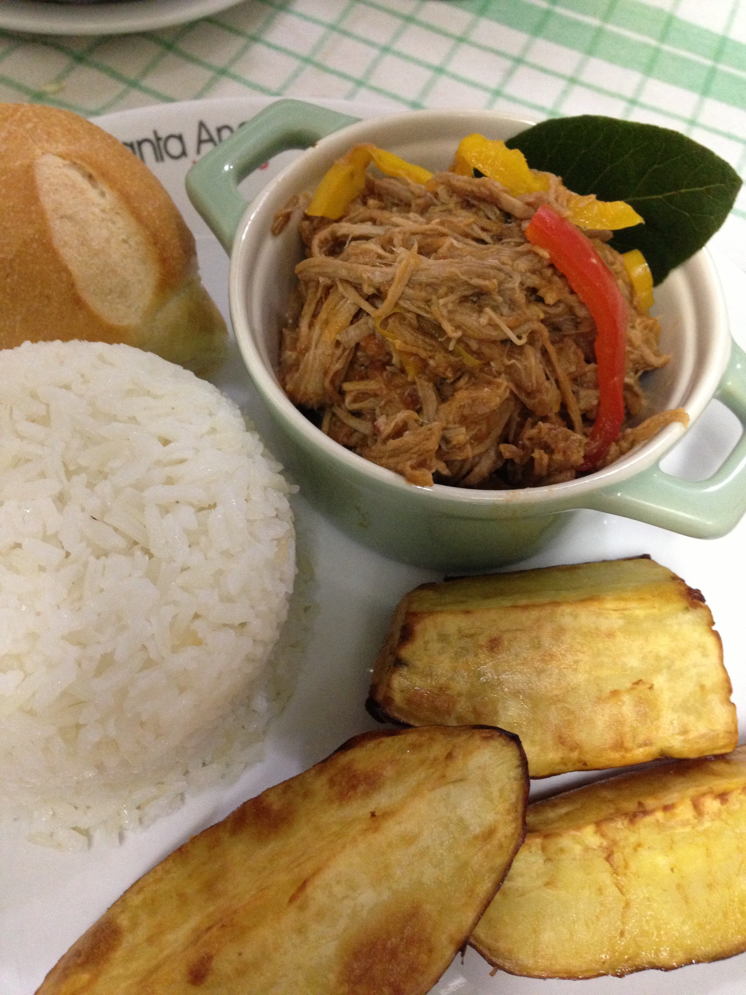 Carne Louca com batata doce frita e arroz