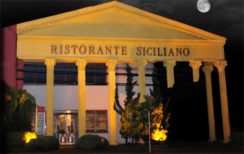 Ristorante Siciliano e sua faixada imponente em Santa Felicidade -  RevistaFácil