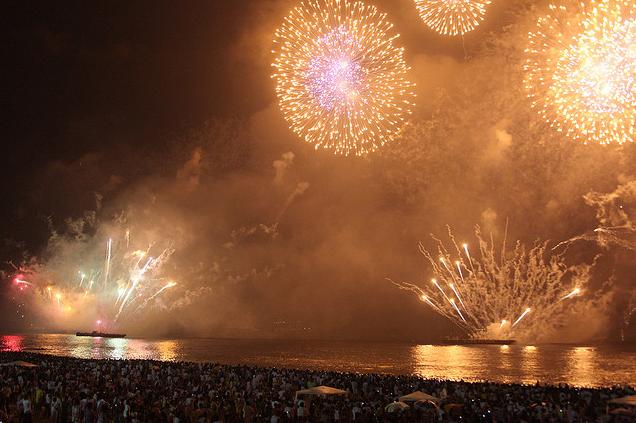 Noite: Festas de Réveillon no Brasil 2014