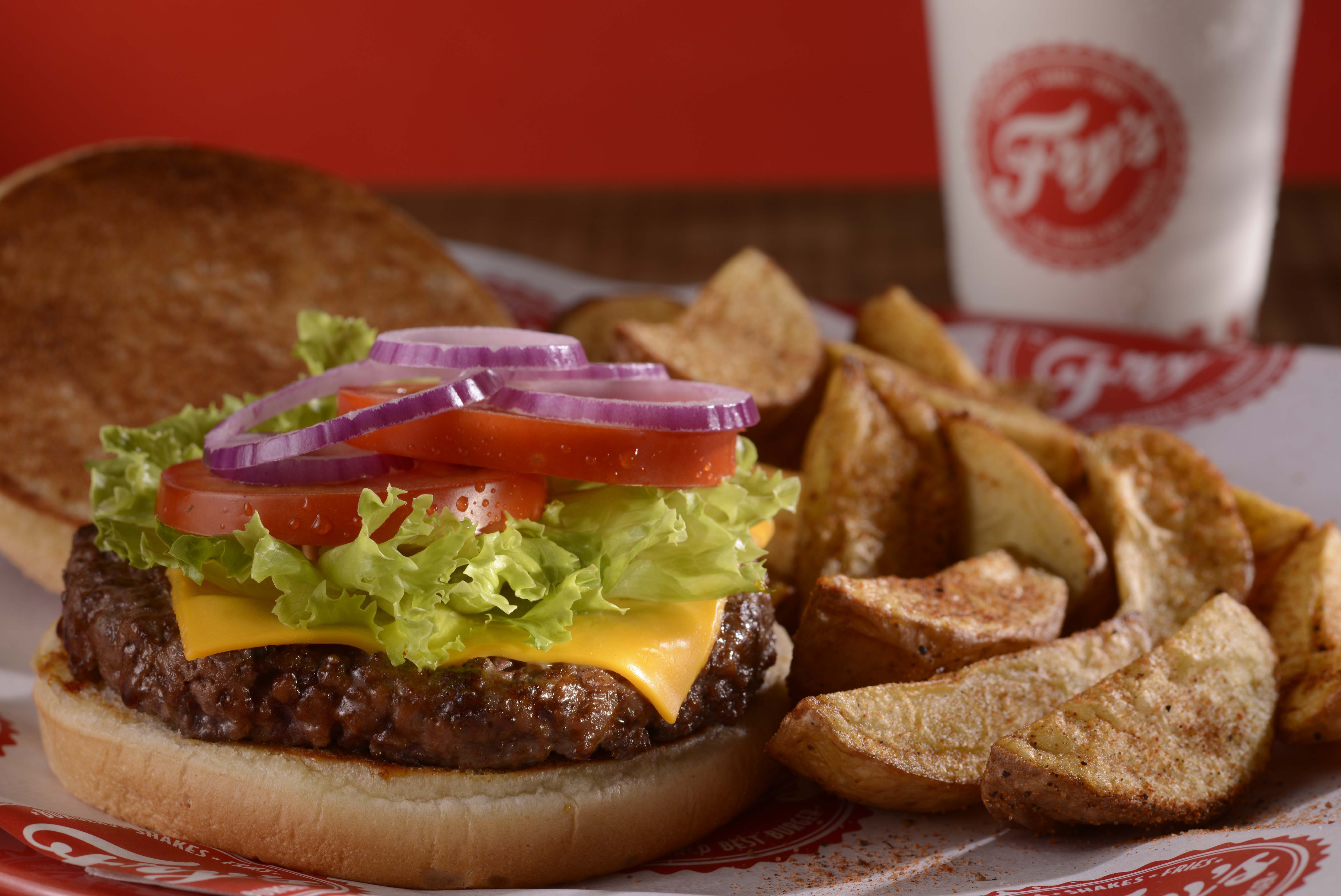 Fry's Burger inaugura unidade no Barra Shopping