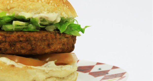 Restaurantes: Conheça o Vegan Burger, o hambúrguer saudável que chega de bike