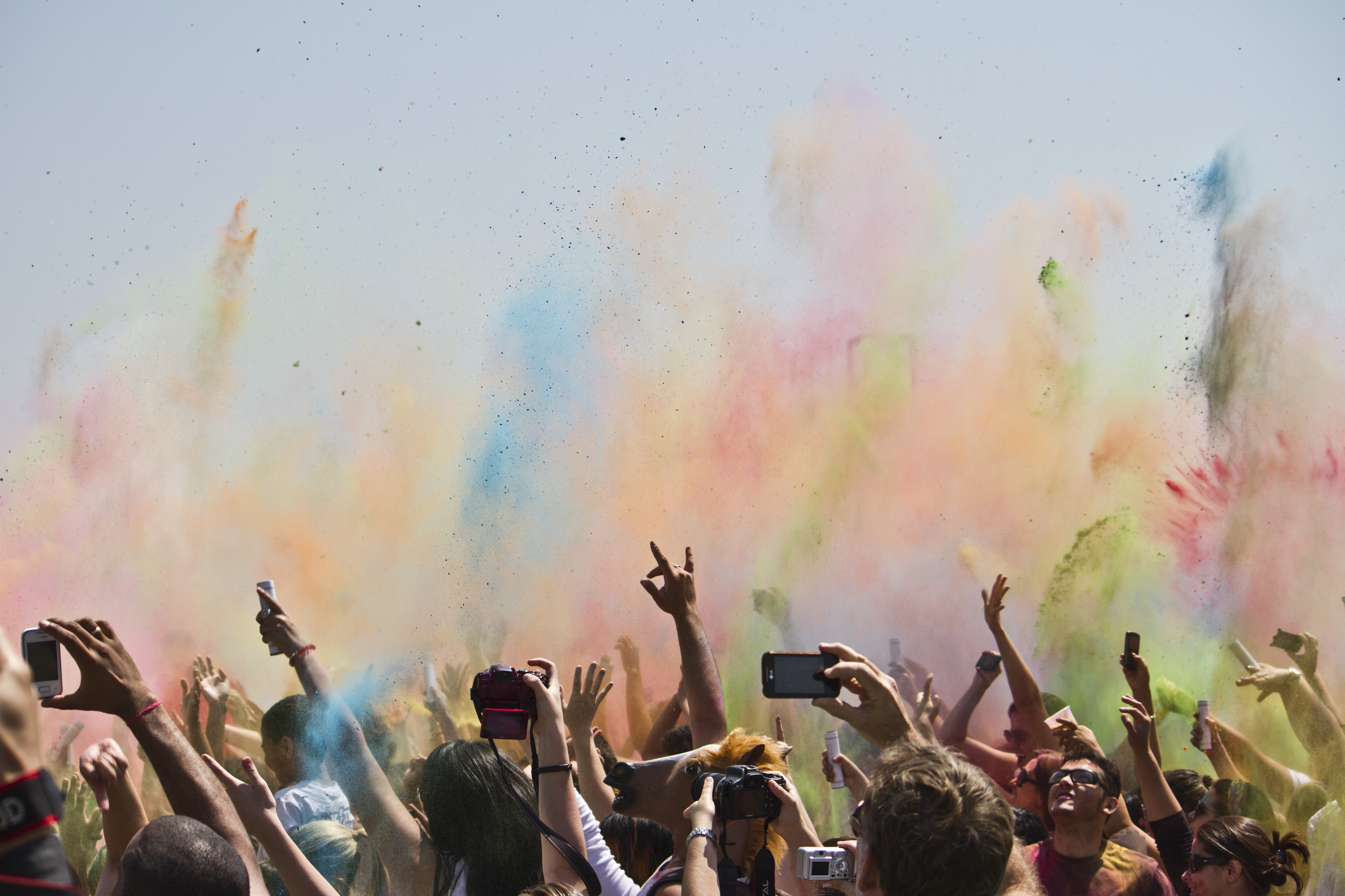 Saiba Como Foi O Holi Festival Das Cores 2013 Guia Da Semana