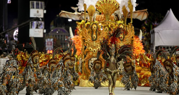 Na Cidade: Ensaio Carnaval 2014: Águia de Ouro