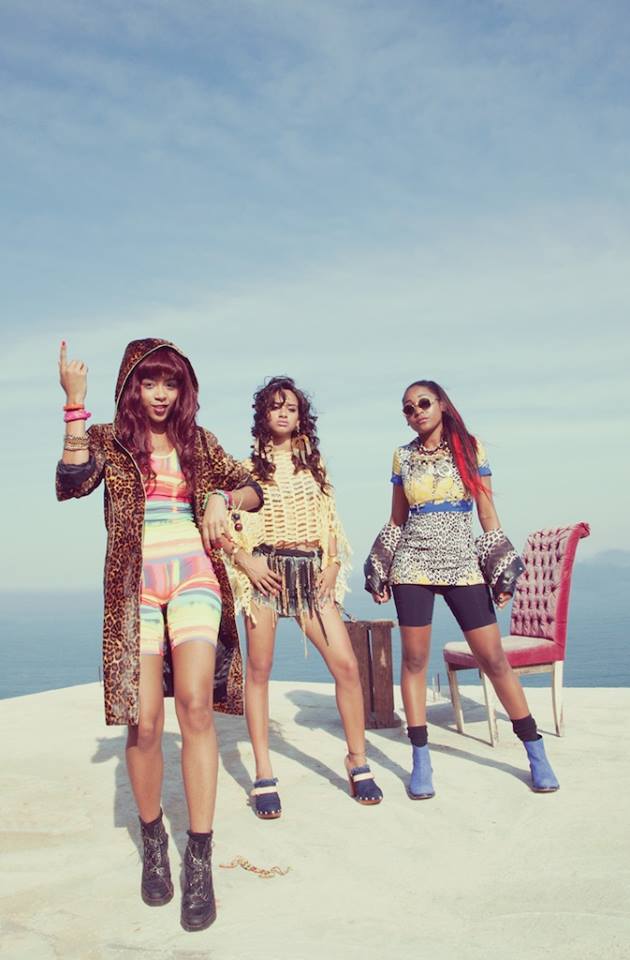 Jovens cariocas do Pearls Negras lançam clipe de "Pensando em Você"