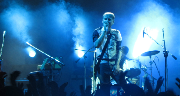 Shows: Em São Paulo, Franz Ferdinand mostra que energia e presença de palco são mais importantes que hits no repertório