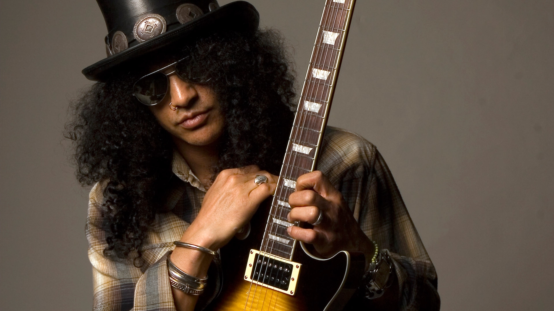 Shows: Slash se apresenta no Brasil em 2015