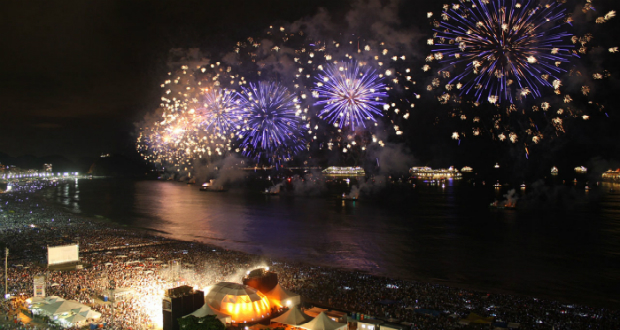 Viagens: Melhores lugares no Brasil para ver queima de fogos no Réveillon