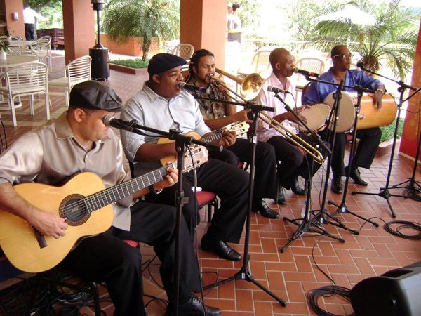 Shows: Samba de Roda com Kolombolo e Partido na Cozinha