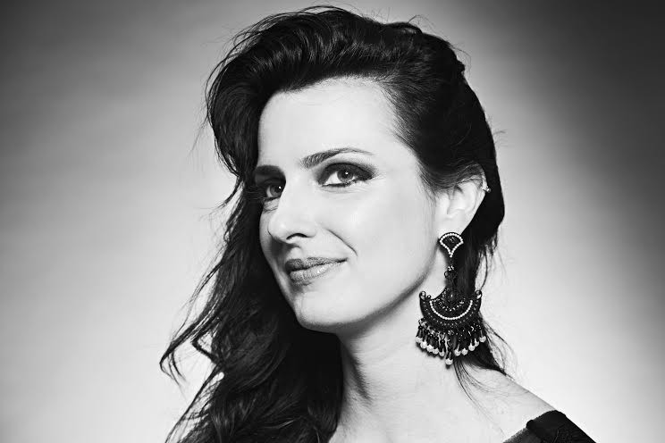 Anna Ratto grava seu primeiro DVD e fala sobre a carreira
