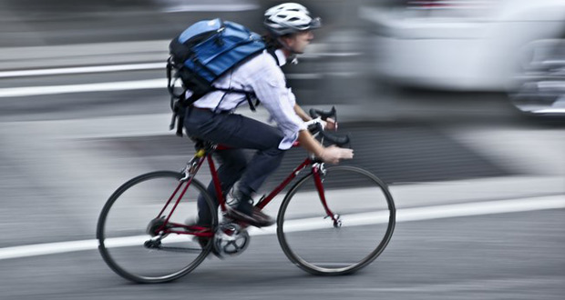 Esportes: Como pedalar com segurança na cidade