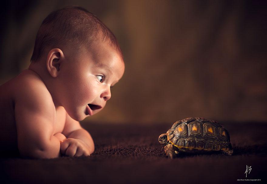 Fotógrafo registra momentos mágicos entre crianças e seus animais de estimação