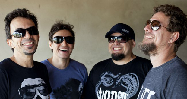 Shows: Canisso, fundador e baixista do Raimundos, fala sobre o show no Lolla e o novo álbum