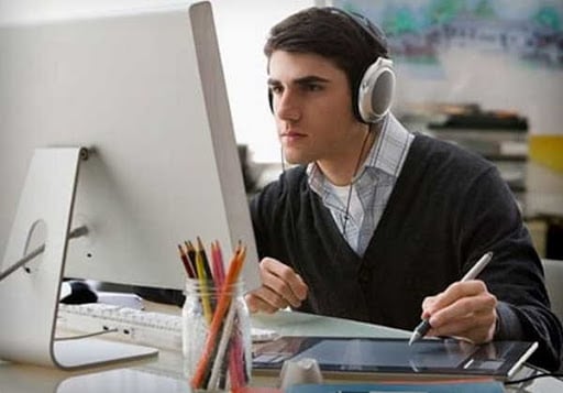 Veja 8 benefícios de usar fone de ouvido no trabalho