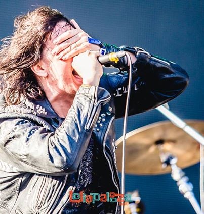 Shows: Julian Casablancas faz show barulhento no Lollapalooza