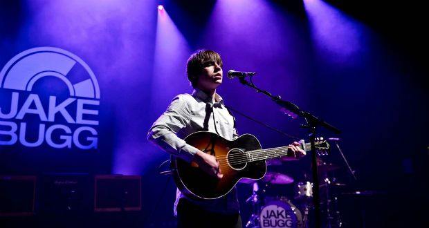 Shows: Jake Bugg agita fãs em show íntimo em São Paulo