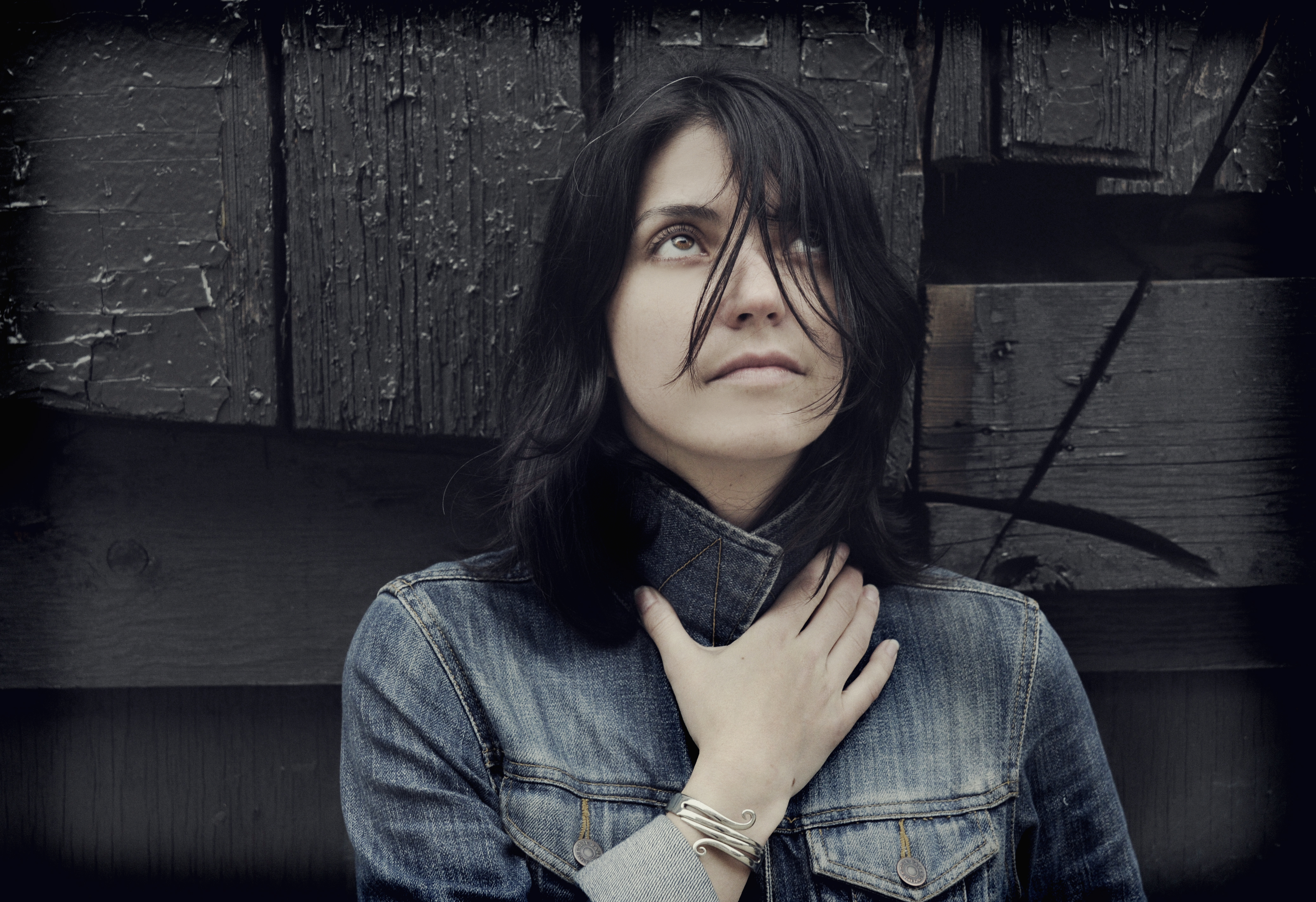 Shows: Sharon Van Etten lança clipe para "Taking Chances"