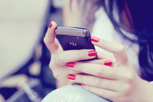 Comportamento: 10 sinais que provam que você é viciada no seu celular
