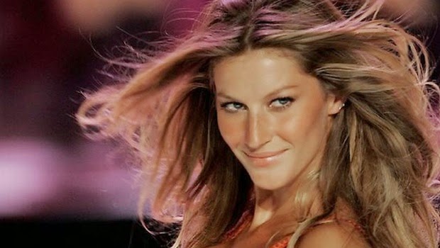 Esportes: Gisele Bündchen deve entregar taça ao campeão da Copa do Mundo