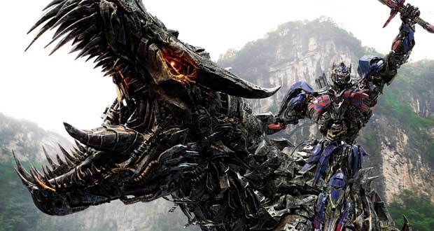 Optimus Prime monta um Dinobot em cena de "A Era da Extinção"