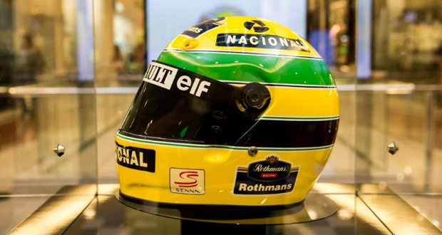 Compras: Senna na cabeça e no coração