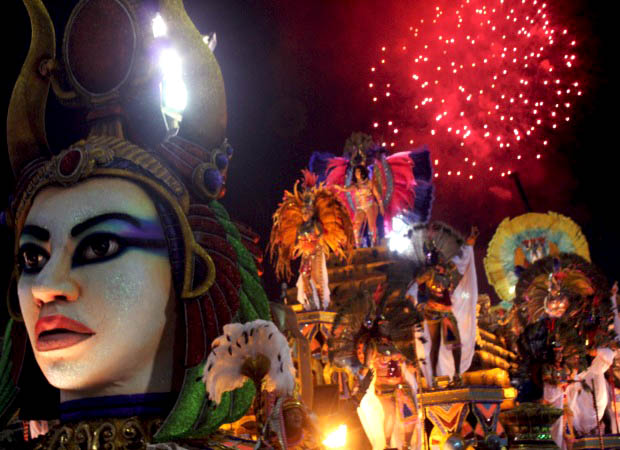 Viagens: Desfiles do Carnaval 2015 na Série A