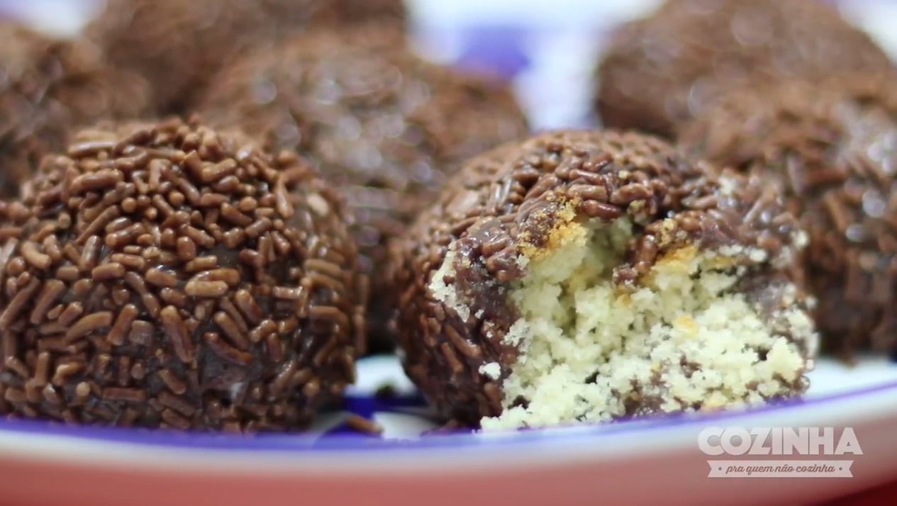 Aprenda a fazer brigadeiro com recheio de bolo