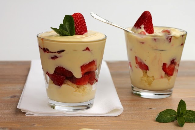 Zabaione gratinado com morangos