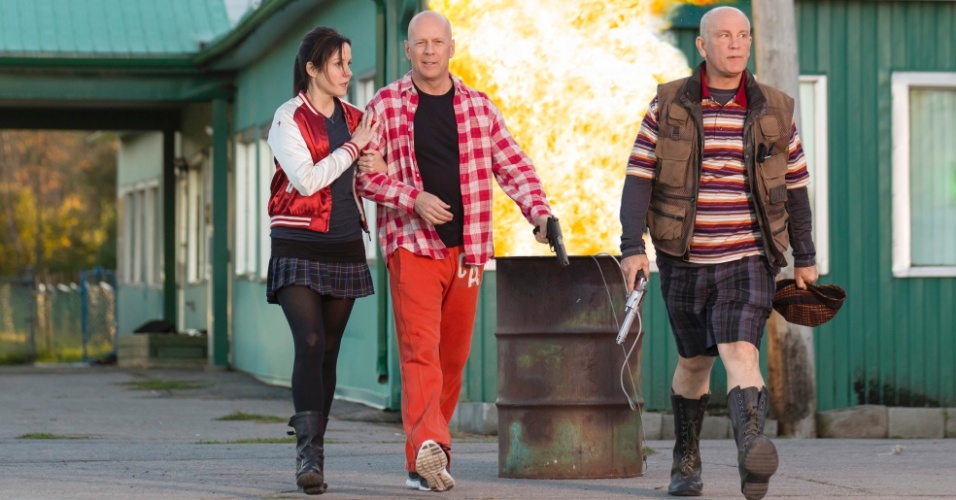 RED 2: APOSENTADOS E AINDA MAIS PERIGOSOS