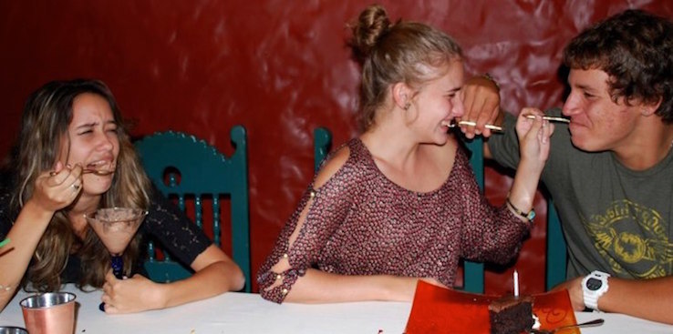 15 situações que você enfrenta quando sua melhor amiga começa a namorar