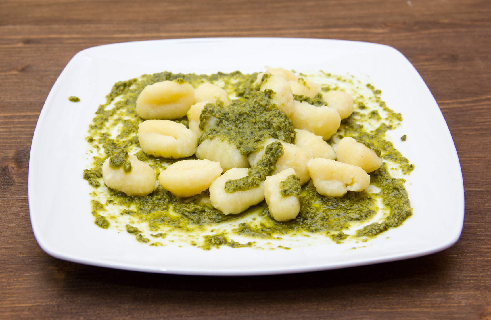 GNOCCHI DE INHAME AO PESTO