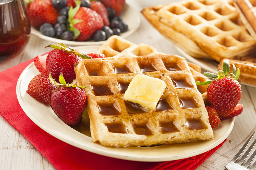 De panqueca a waffle: veja como fazer um café da manhã americano em casa
