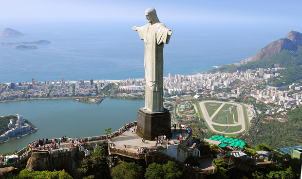 Apreciar o Cristo Redentor de várias partes da cidade