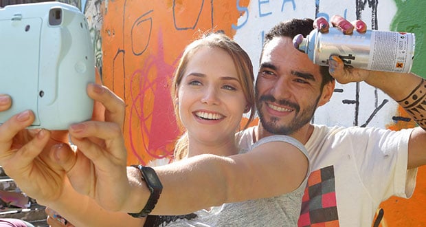 “Ponte Aérea” explora romance descomplicado entre carioca e paulistana