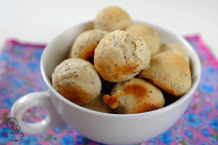 Pão de queijo de ricota e chia