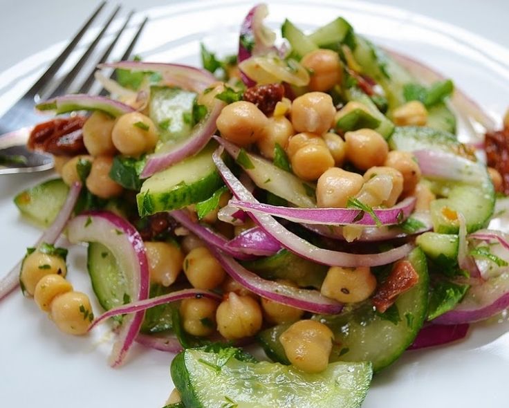 Salada de grão-de-bico e lentilha