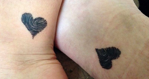 Tatuagens de mãe e filha