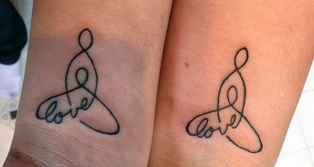 Tatuagens de mãe e filha