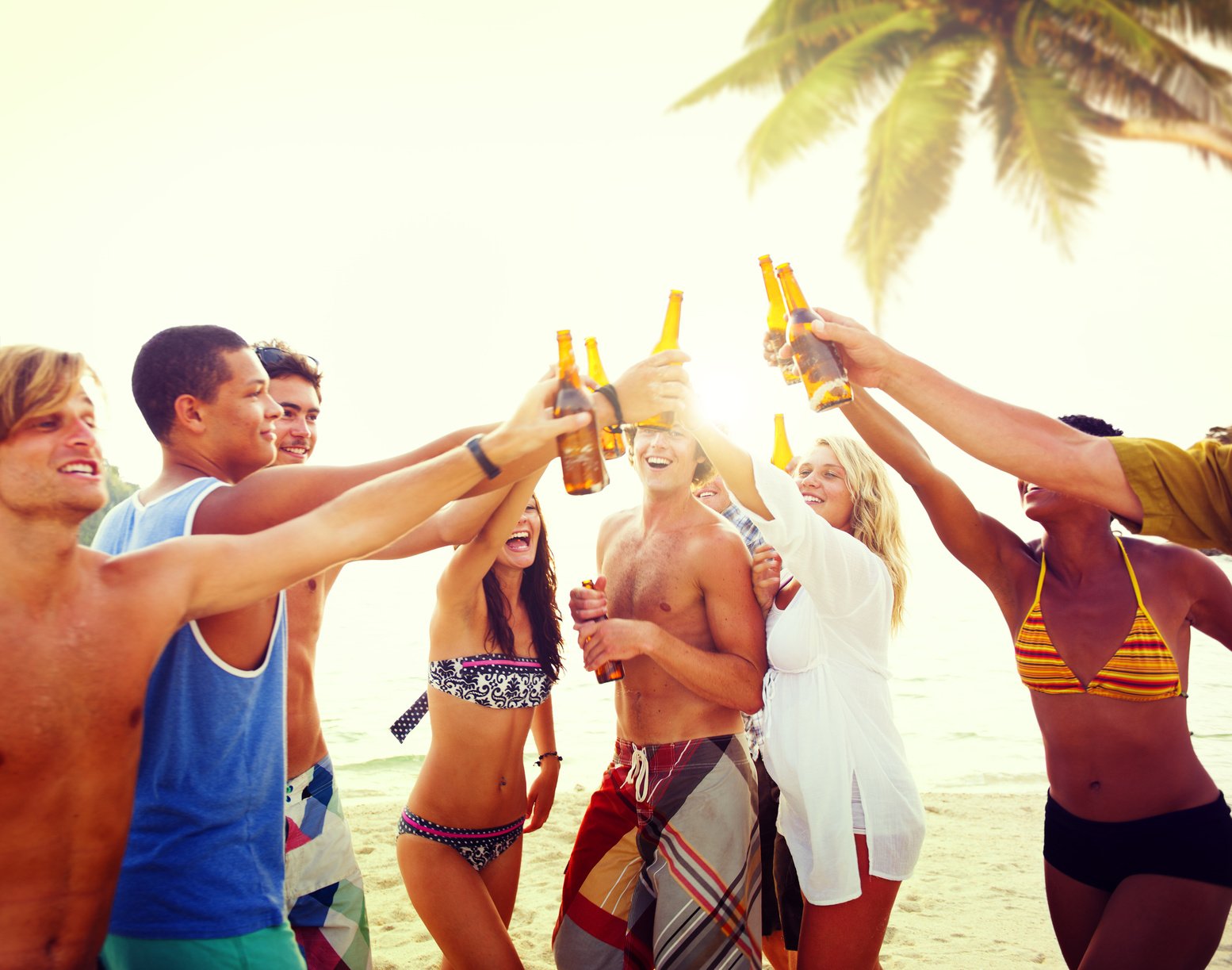 Por que ter uma vida social com os amigos é saudável para você e para o seu namoro