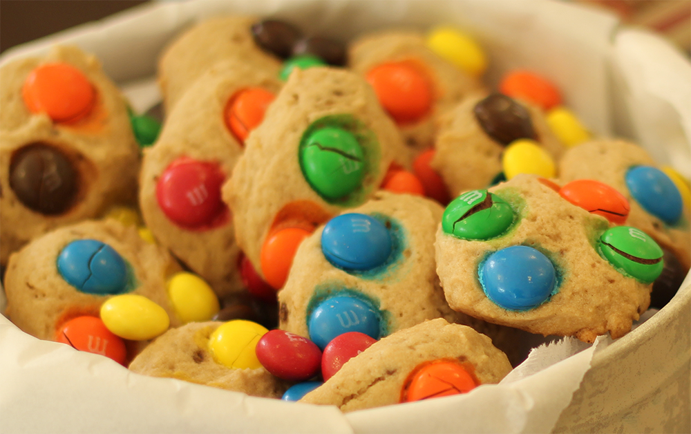 Restaurantes: Aprenda a fazer deliciosos cookies de M&M's