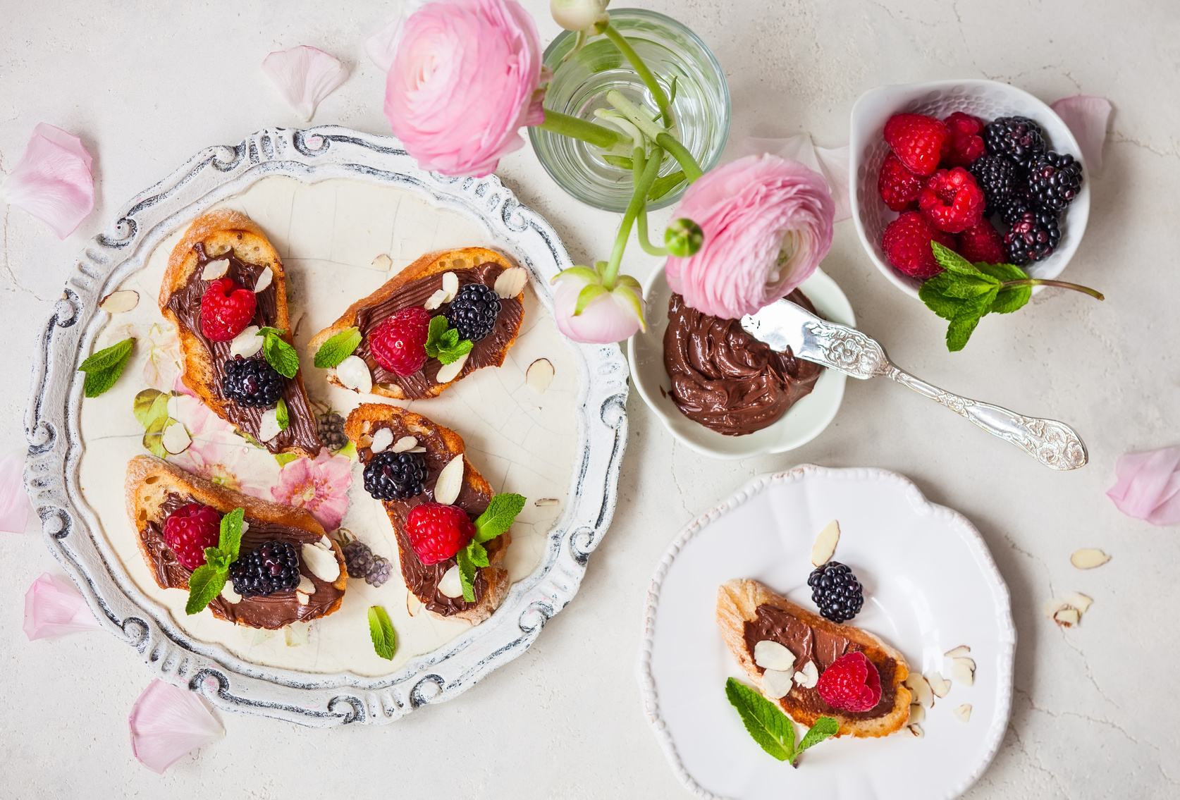 Bruschetta de morango com Nutella